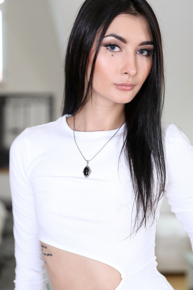 Алина, 18